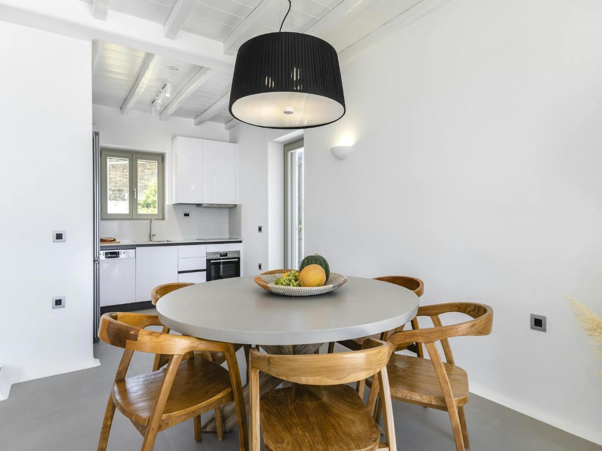 Pristine With Swimming Pool Holiday home