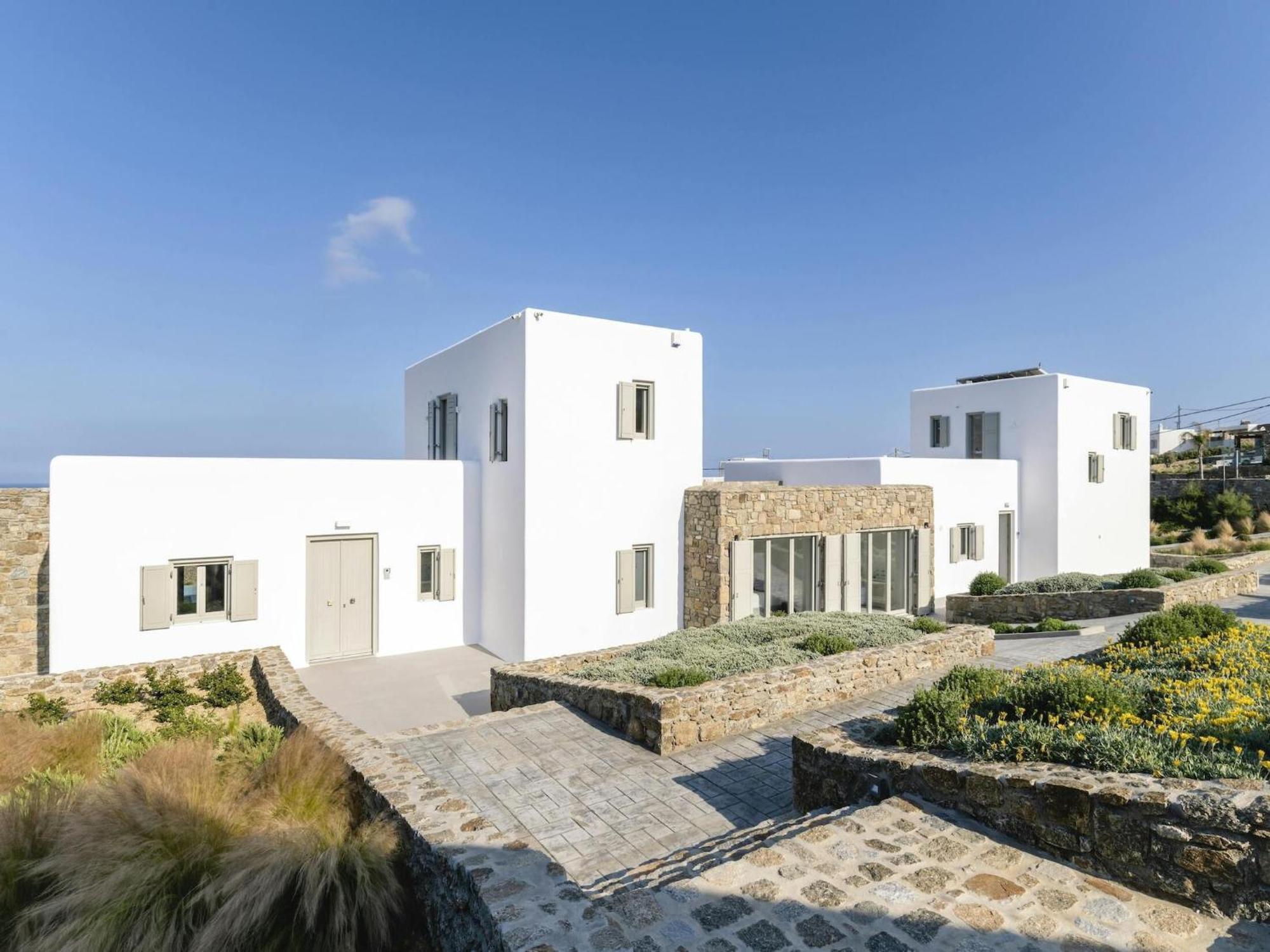 Pristine With Swimming Pool Holiday home *